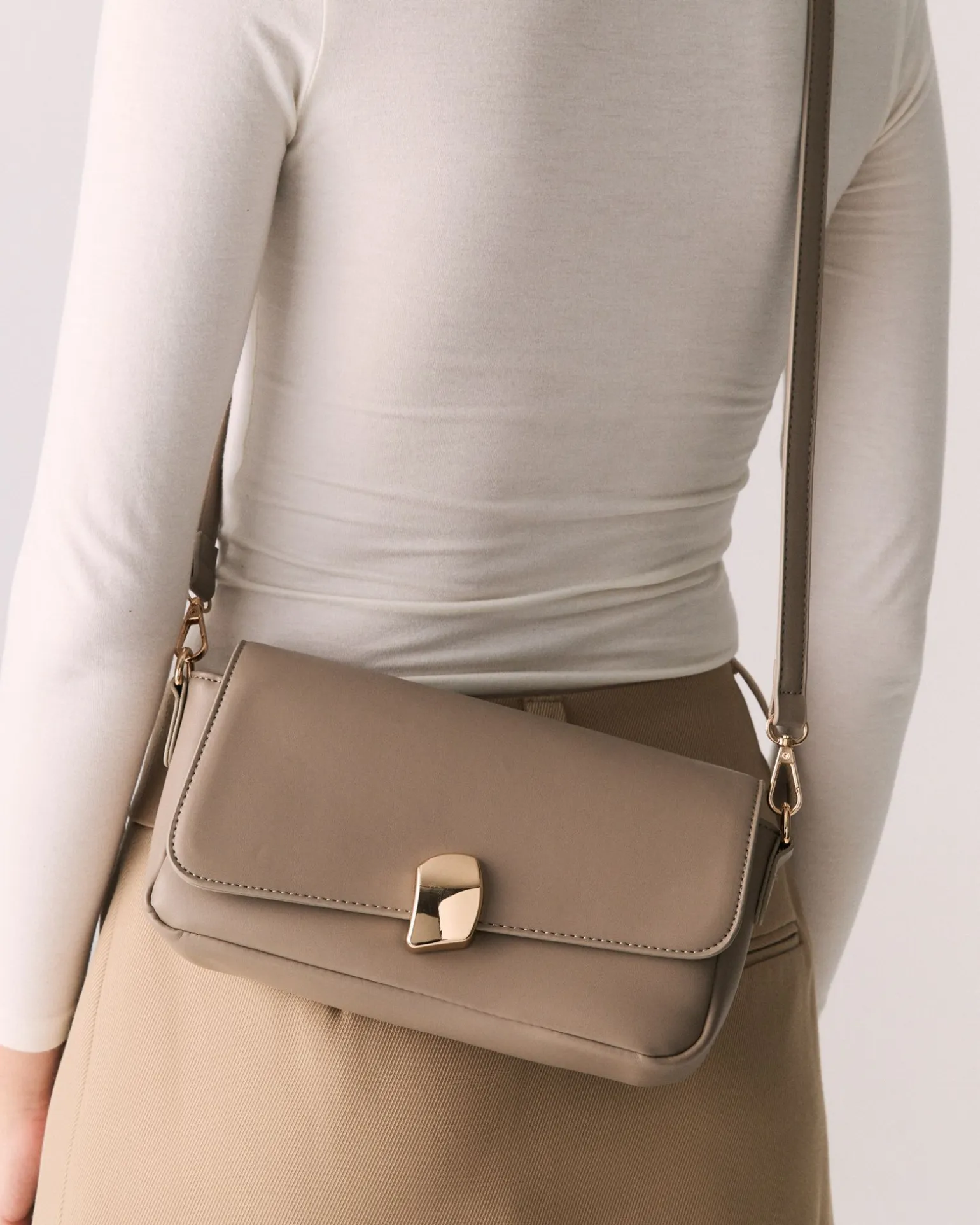 ASHLEIGH DOVE SHOULDER BAG