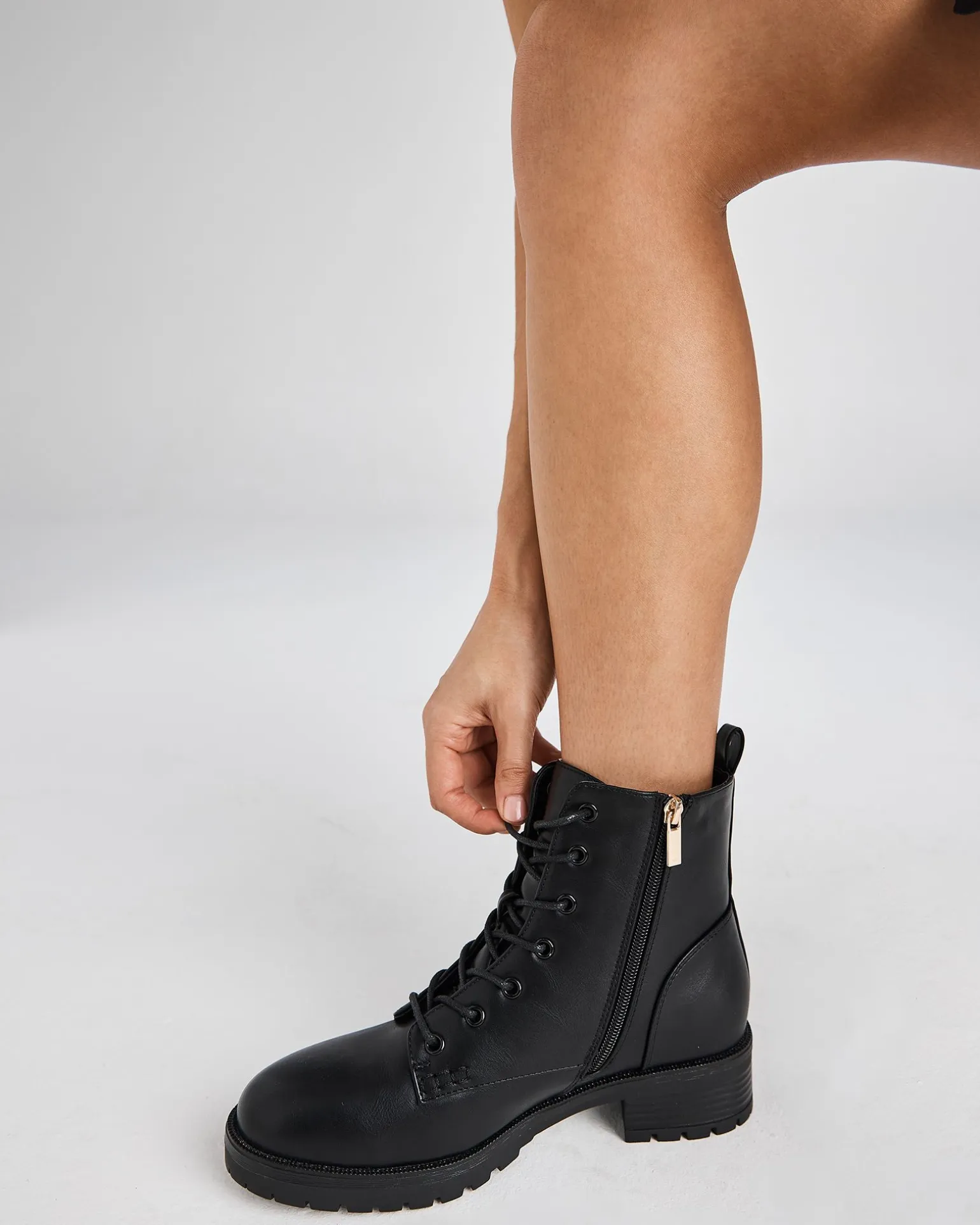 DARRELL BLACK Heeled Boots