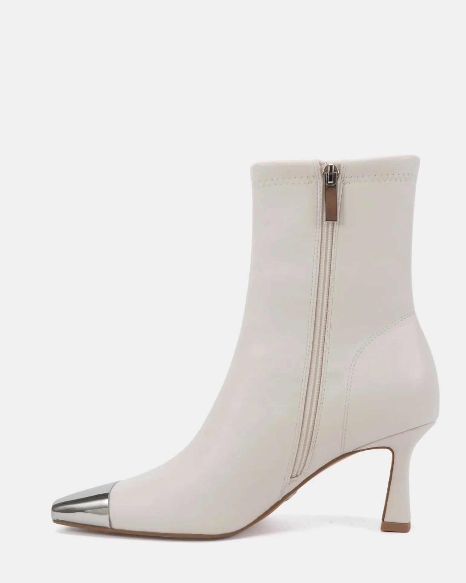 DELULU WHITE Heeled Boots