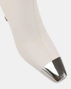 DELULU WHITE Heeled Boots
