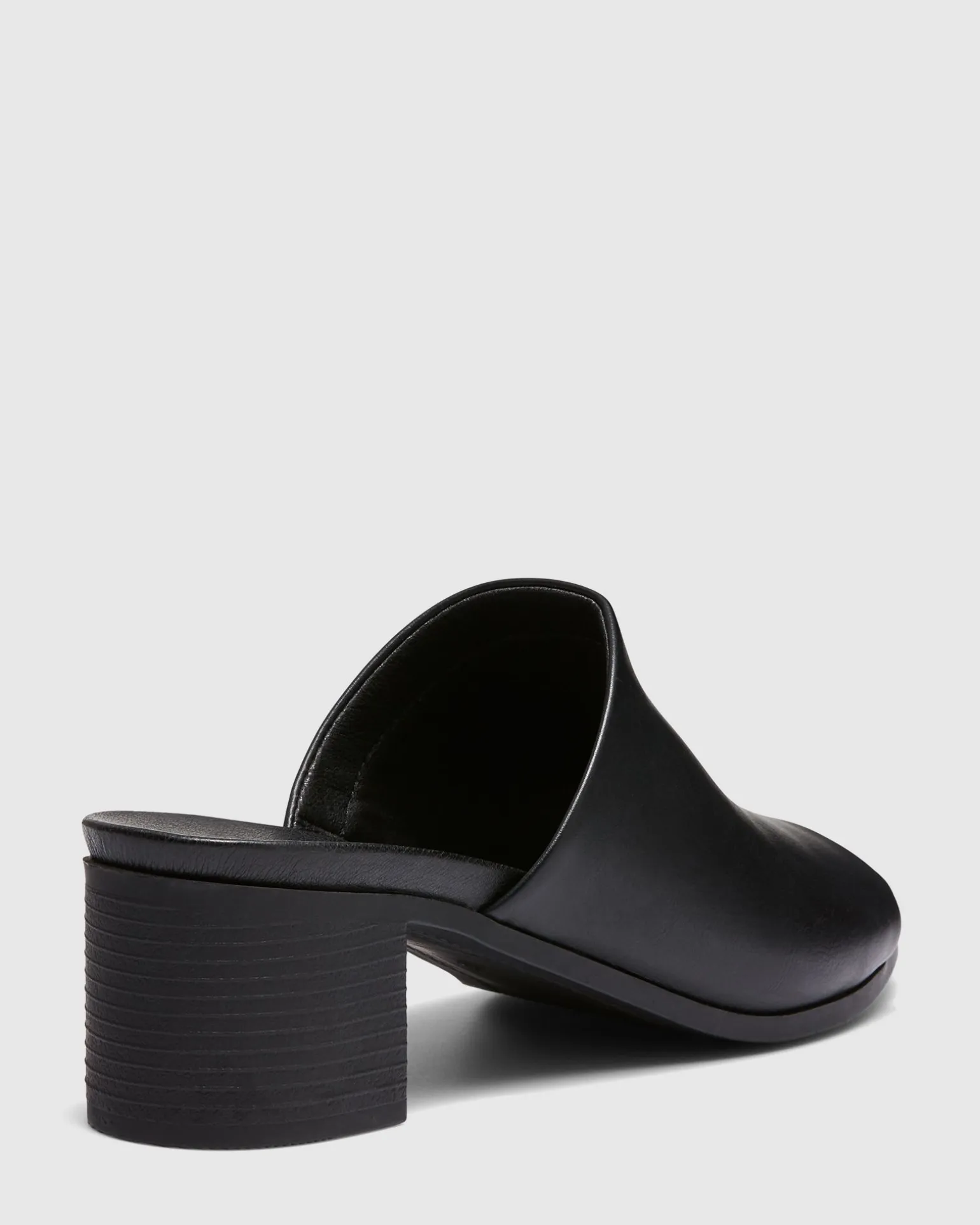 FUSSY BLACK