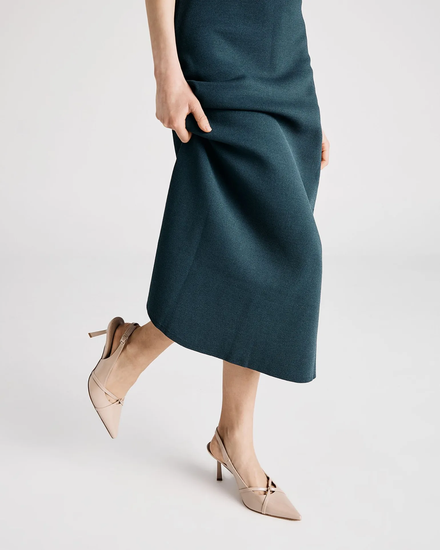 IRONA NEUTRAL PATENT Low Heels