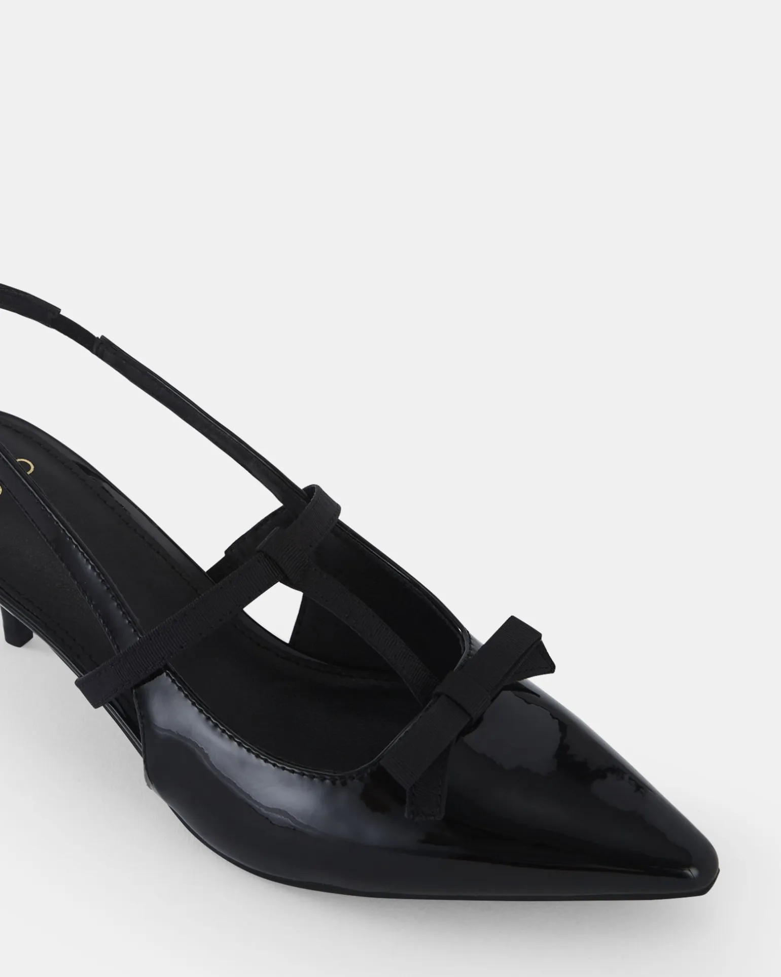 IZAN BLACK Pumps