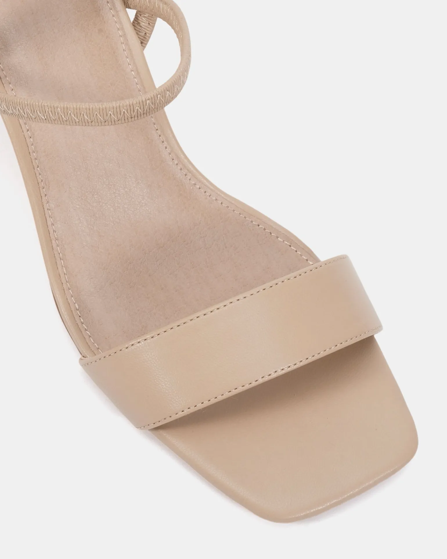 LASSO NEUTRAL SMOOTH Low Heels