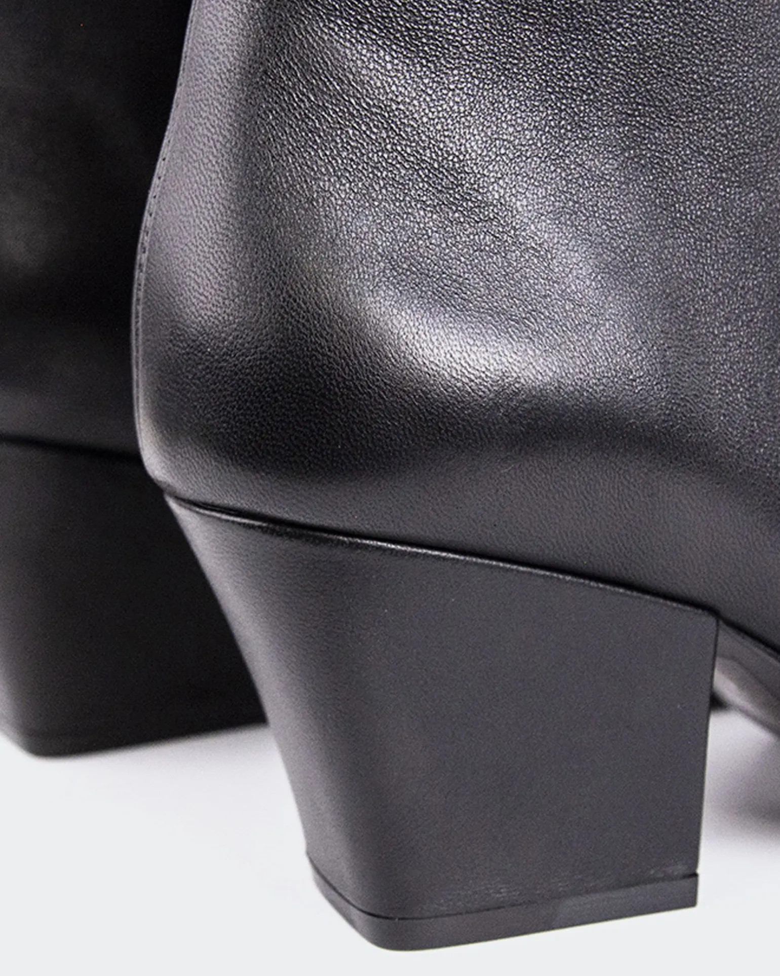 LI-MAISIE Black Leather