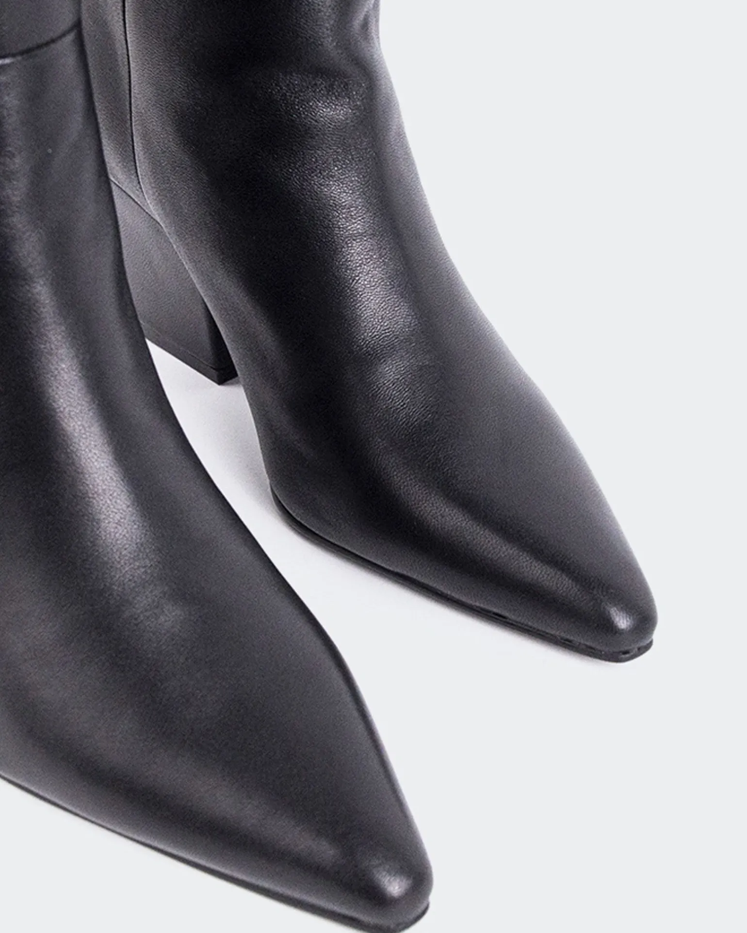 LI-MARCO Black Leather