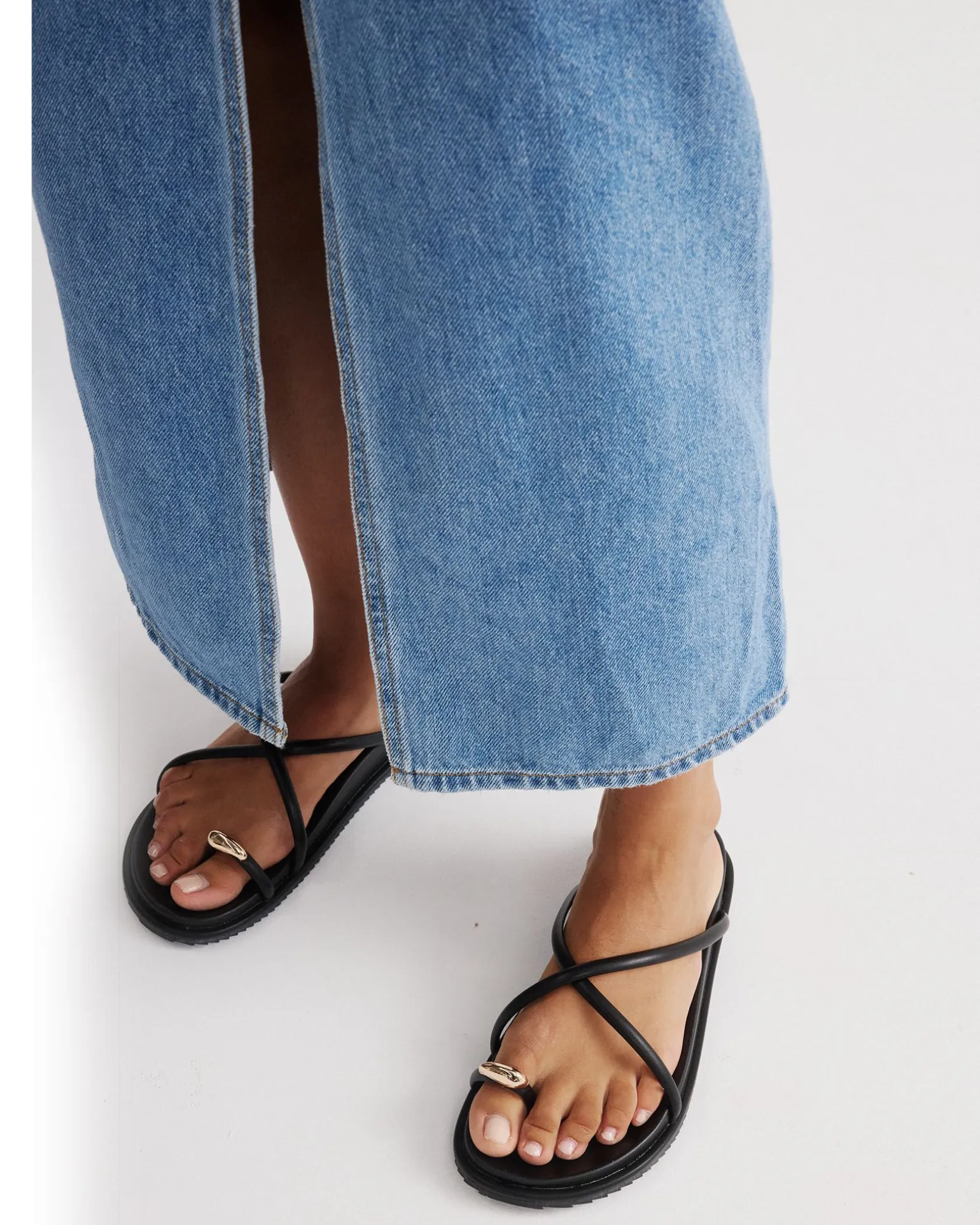 RADDIX BLACK Sandals