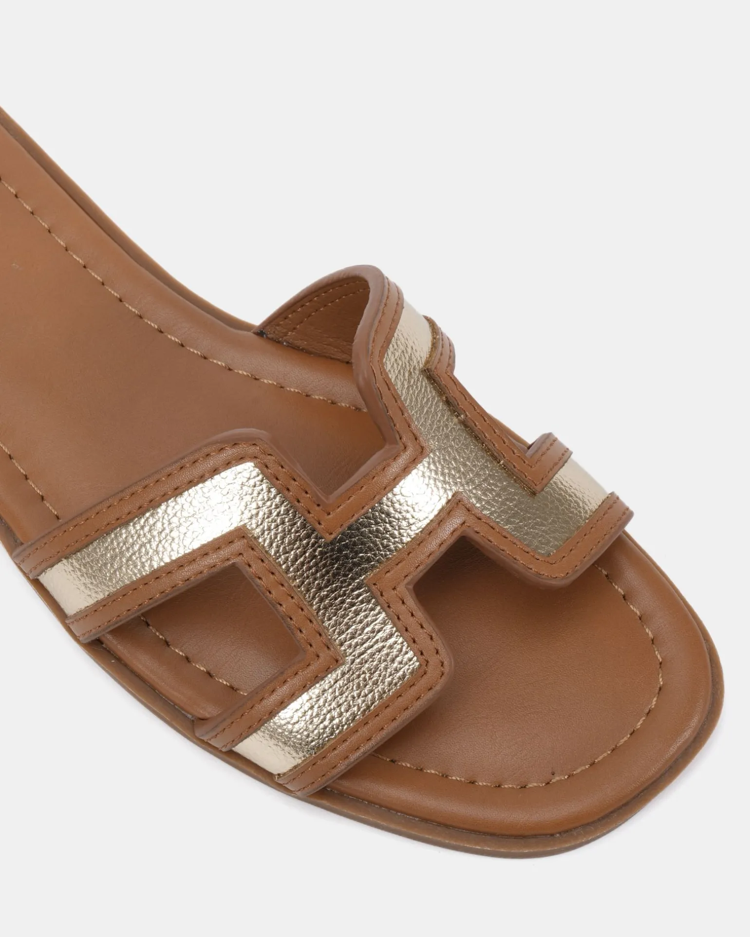 SACHIE TAN/GOLD Flat Sandals