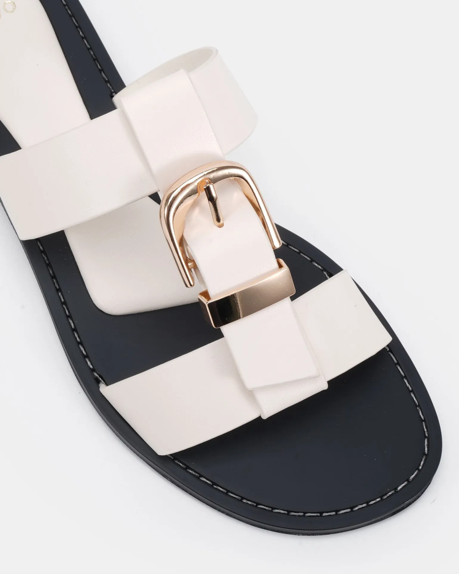 SANIYAH WHITE Flat Sandals