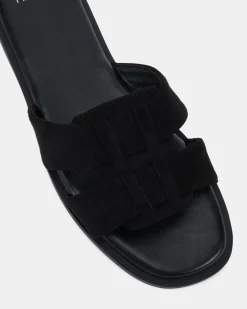 SEAMUS BLACK Flat Sandals