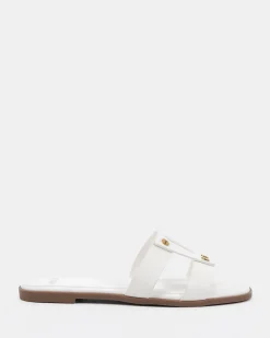 SHAY CREAM Flat Sandals