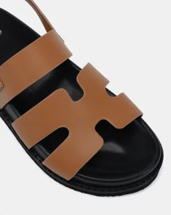 TARQUIN CARAMEL Flat Sandals