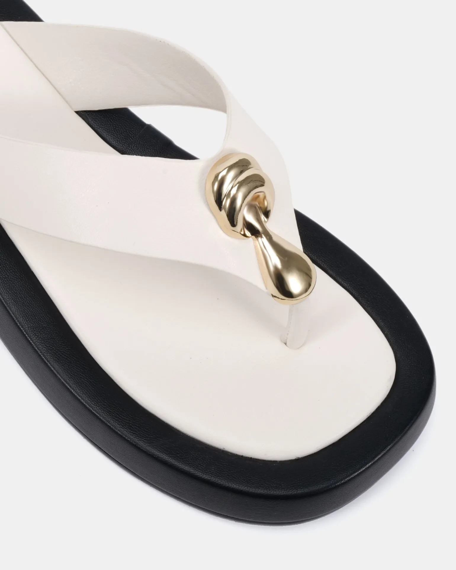 TOOLAH WHITE Flatform
