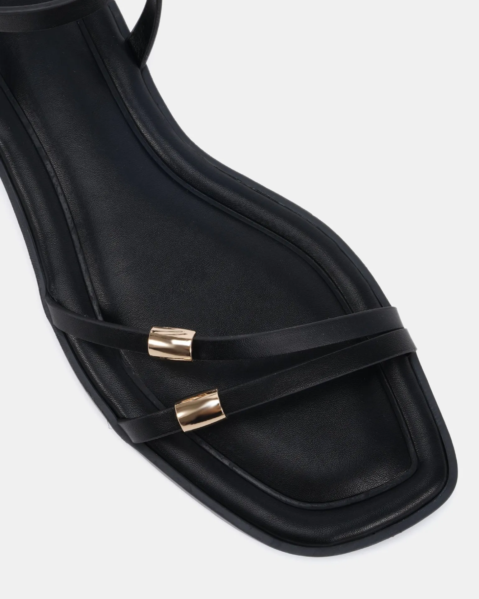 TYTAN BLACK Flat Sandals
