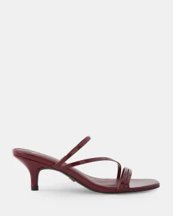 UDITA DEEP RED PATENT Mules