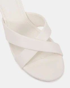 ZONA White Smooth Mules